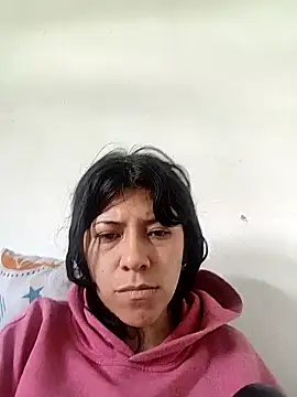 Snapshot of Raven_Rouge_ chatting on September 24, 2025, 1:14 pm Raven Rouge online show from September 24, 2025, 1:14 pm