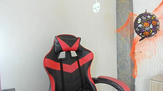 Snapshot of Raven_Rouge_ chatting on October 30, 2025, 5:20 am Raven Rouge online show from October 30, 2025, 5:20 am