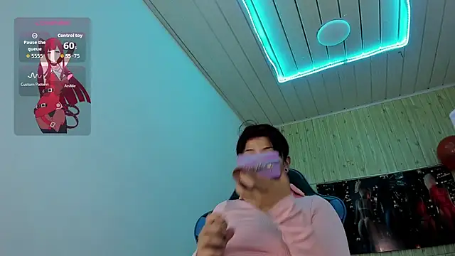 Snapshot of Raven_Rouge_ chatting on November 9, 2025, 1:09 pm Raven Rouge online show from November 9, 2025, 1:09 pm