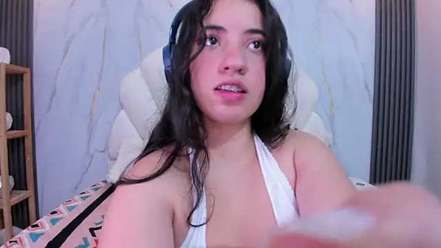 Nicol Chang online show from October 29, 2025, 7:48 pm