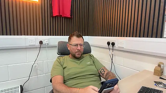 bilf1978 online show from March 10, 2026, 7:35 am