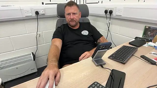 bilf1978 online show from August 3, 2026, 10:43 am