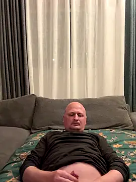 Attila120 online show from December 14, 2025, 12:38 am