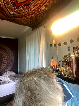 XanderOzzz online show from November 12, 2025, 5:35 pm