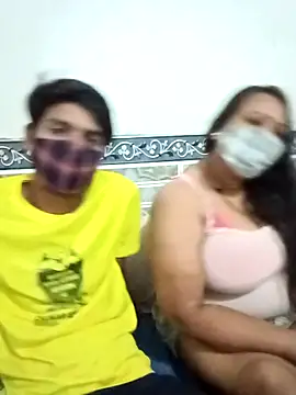 Snapshot of LoveOnStream chatting on September 21, 2025, 4:03 am LoveOnStream online show from September 21, 2025, 4:03 am