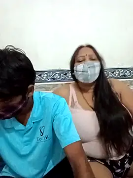 Snapshot of LoveOnStream chatting on September 25, 2025, 5:55 am LoveOnStream online show from September 25, 2025, 5:55 am