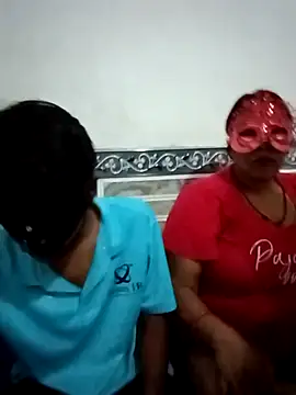 Snapshot of LoveOnStream chatting on September 27, 2025, 10:09 am LoveOnStream online show from September 27, 2025, 10:09 am