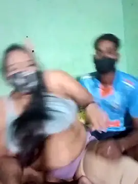 Snapshot of LoveOnStream chatting on October 13, 2025, 3:34 pm LoveOnStream online show from October 13, 2025, 3:34 pm