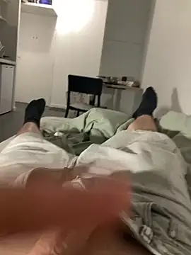 Snapshot of Loulou_2007 chatting on October 15, 2025, 7:25 pm Loulou 2007 online show from October 15, 2025, 7:25 pm