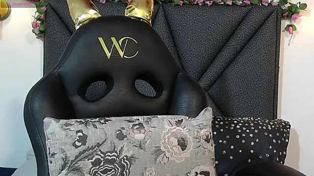 IndraKaur  online show from September 16, 2025, 12:39 pm