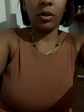 Crisschiavo online show from November 26, 2025, 1:17 am