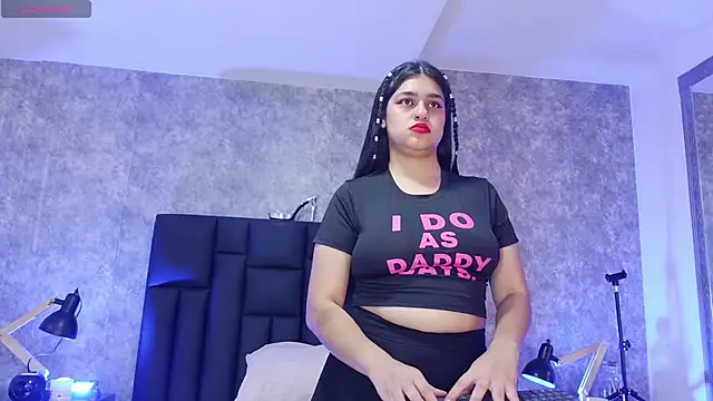 crystaldarliing online show from April 14, 2026, 5:08 pm