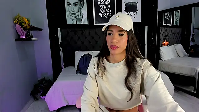 kitty collins  online show from September 24, 2025, 10:29 am