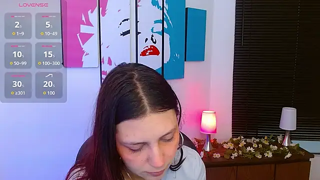 AlanaGarcia19 online show from November 20, 2025, 11:43 am