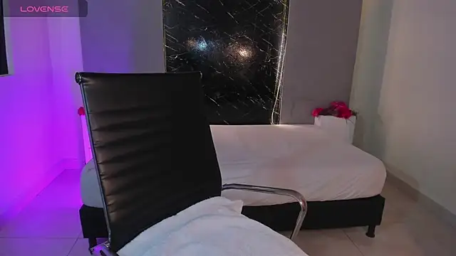 Snapshot of Hannacooper3 chatting on October 9, 2025, 7:45 pm Hannacooper3 online show from October 9, 2025, 7:45 pm