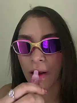 Snapshot of Hannacooper3 chatting on November 9, 2025, 11:47 pm Hannacooper3 online show from November 9, 2025, 11:47 pm