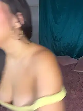 Snapshot of Isaa-Sweet chatting on November 2, 2025, 9:55 am Isaa-Sweet online show from November 2, 2025, 9:55 am