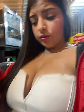 Snapshot of Isaa-Sweet chatting on November 26, 2025, 10:16 am Isaa-Sweet online show from November 26, 2025, 10:16 am