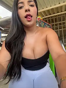 Snapshot of Isaa-Sweet chatting on February 26, 2026, 5:23 pm Isaa-Sweet online show from February 26, 2026, 5:23 pm