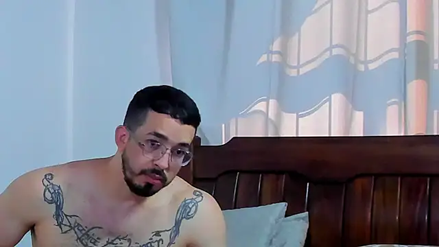 Snapshot of Hunter_Hoott chatting on September 26, 2025, 1:48 pm Hunter Hoott online show from September 26, 2025, 1:48 pm