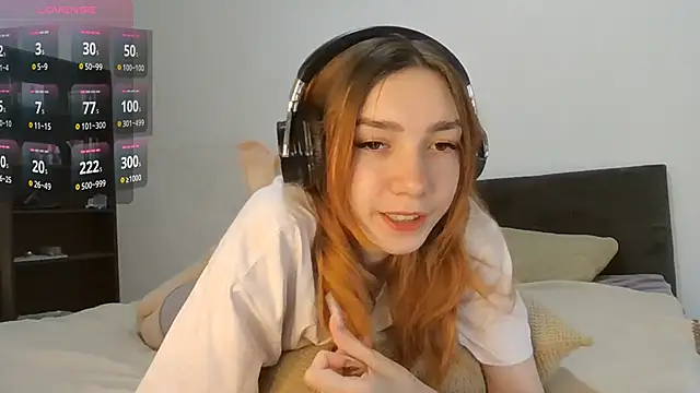 Snapshot of RedheadMisty chatting on September 20, 2025, 10:16 am RedheadMisty online show from September 20, 2025, 10:16 am