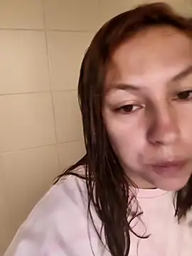 Snapshot of AlanaDesire chatting on November 4, 2025, 3:11 pm AlanaDesire online show from November 4, 2025, 3:11 pm