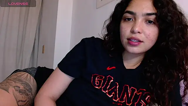 Snapshot of Ariagal chatting on November 19, 2025, 11:16 pm Ariagal online show from November 19, 2025, 11:16 pm