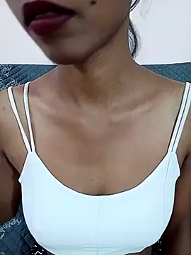 Snapshot of Small_Titss chatting on October 13, 2025, 5:07 am Small Titss online show from October 13, 2025, 5:07 am