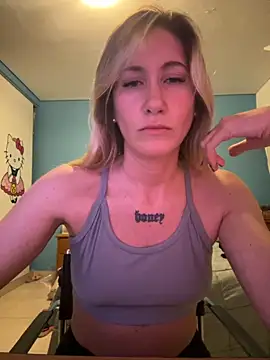 Snapshot of caritadeangellll chatting on November 2, 2025, 1:08 am caritadeangellll online show from November 2, 2025, 1:08 am