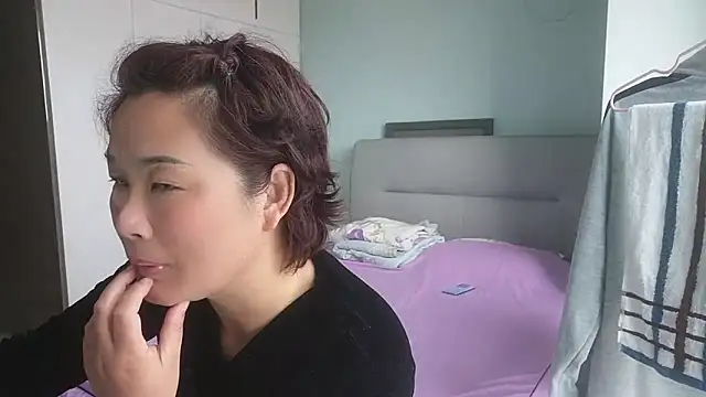 Snapshot of Eve-o chatting on September 22, 2025, 1:40 am Eve-o online show from September 22, 2025, 1:40 am