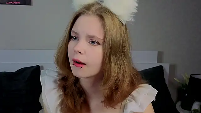 JulietteRain online show from June 27, 2026, 8:03 pm