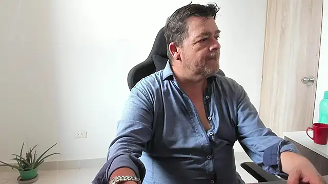 Snapshot of massimo_dannger chatting on November 10, 2025, 9:47 pm massimo dannger online show from November 10, 2025, 9:47 pm