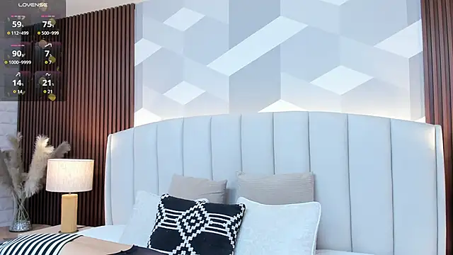 Snapshot of Mommy_Naughty chatting on October 24, 2025, 11:28 am Mommy Naughty online show from October 24, 2025, 11:28 am