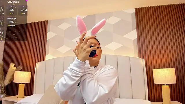 Snapshot of Mommy_Naughty chatting on November 3, 2025, 11:22 am Mommy Naughty online show from November 3, 2025, 11:22 am