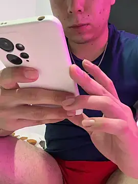 Snapshot of Axel_es chatting on February 5, 2026, 12:37 am Axel es online show from February 5, 2026, 12:37 am