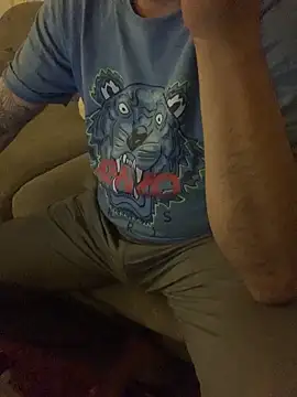 BurcuMertizmir online show from November 21, 2025, 2:21 am