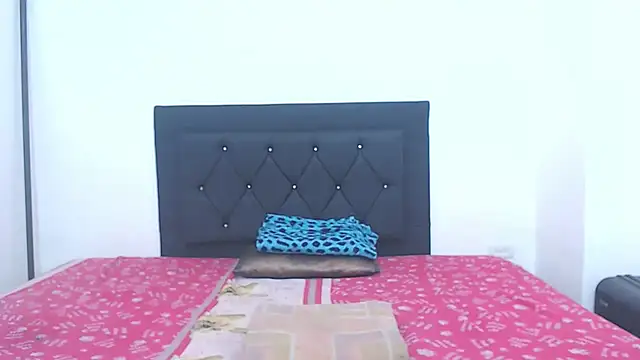 Snapshot of natashat_lorent chatting on October 14, 2025, 8:09 pm natashat lorent online show from October 14, 2025, 8:09 pm