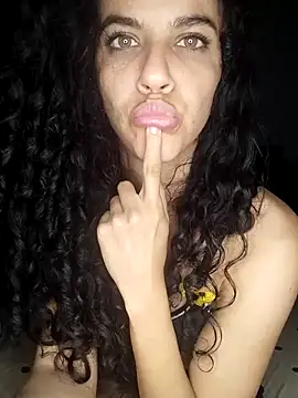 lucerocutte online show from November 29, 2025, 4:04 am