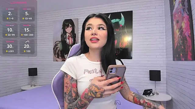 Snapshot of BellaClarck chatting on September 16, 2025, 3:29 am BellaClarck online show from September 16, 2025, 3:29 am