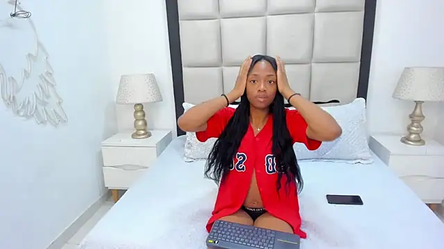 Snapshot of ElisabettaMonroy chatting on October 8, 2025, 12:58 pm ElisabettaMonroy online show from October 8, 2025, 12:58 pm