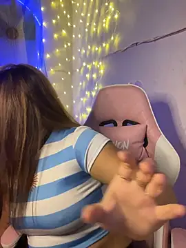 SoftLady S33 online show from June 20, 2026, 2:03 am
