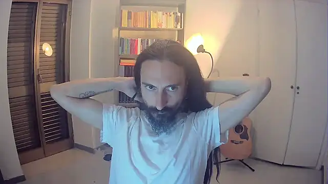 Snapshot of Mrkurt86 chatting on October 25, 2025, 5:19 pm Mrkurt86 online show from October 25, 2025, 5:19 pm