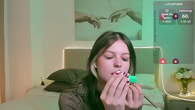 Snapshot of Lisa_Blossom chatting on October 16, 2025, 6:03 am Lisa Blossom online show from October 16, 2025, 6:03 am