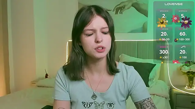 Snapshot of Lisa_Blossom chatting on October 21, 2025, 6:03 am Lisa Blossom online show from October 21, 2025, 6:03 am