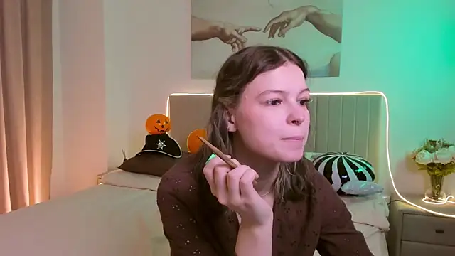 Snapshot of Lisa_Blossom chatting on October 27, 2025, 6:06 am Lisa Blossom online show from October 27, 2025, 6:06 am