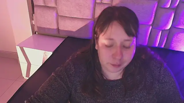  Emily rosee  online show from December 20, 2025, 12:12 pm