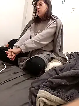 Snapshot of Couplefrsex chatting on October 12, 2025, 1:54 pm Couplefrsex online show from October 12, 2025, 1:54 pm