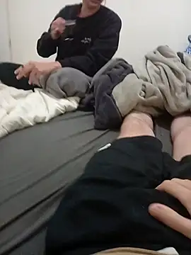 Snapshot of Couplefrsex chatting on October 17, 2025, 8:22 pm Couplefrsex online show from October 17, 2025, 8:22 pm