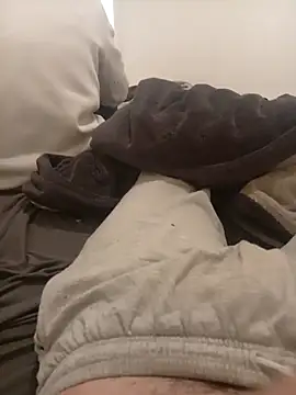 Snapshot of Couplefrsex chatting on October 25, 2025, 2:35 pm Couplefrsex online show from October 25, 2025, 2:35 pm