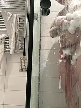 LicitInvader online show from April 17, 2026, 8:45 pm